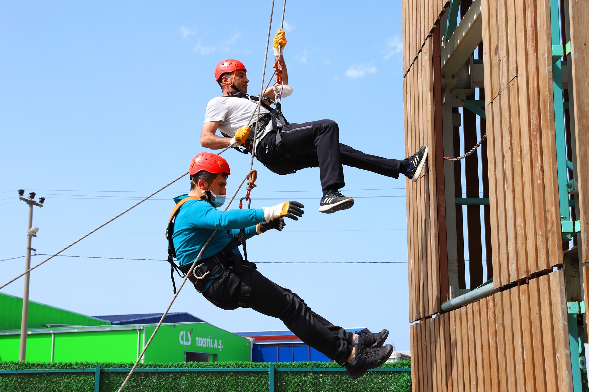 KOMŞU İTFAİYEYE ARAMA KURTARMA EĞİTİMİ